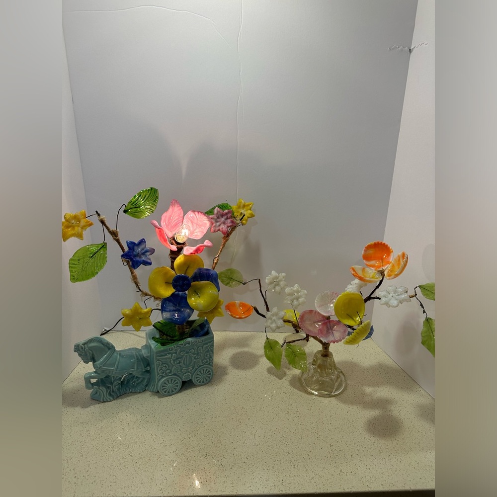 Rare 1920s McCoy Horse Carriage Glass Flower Lamp With Glass Tree Of Flowers